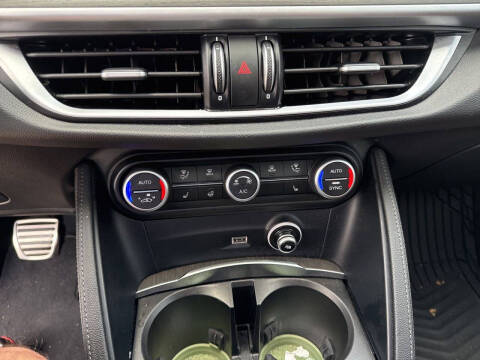 2022 Alfa Romeo Stelvio Ti