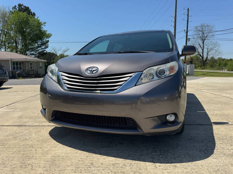 2015 Toyota Sienna XLE Premium 8-Passenger
