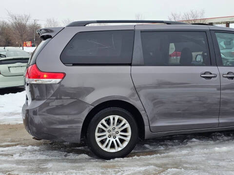 2012 Toyota Sienna XLE 8-Passenger