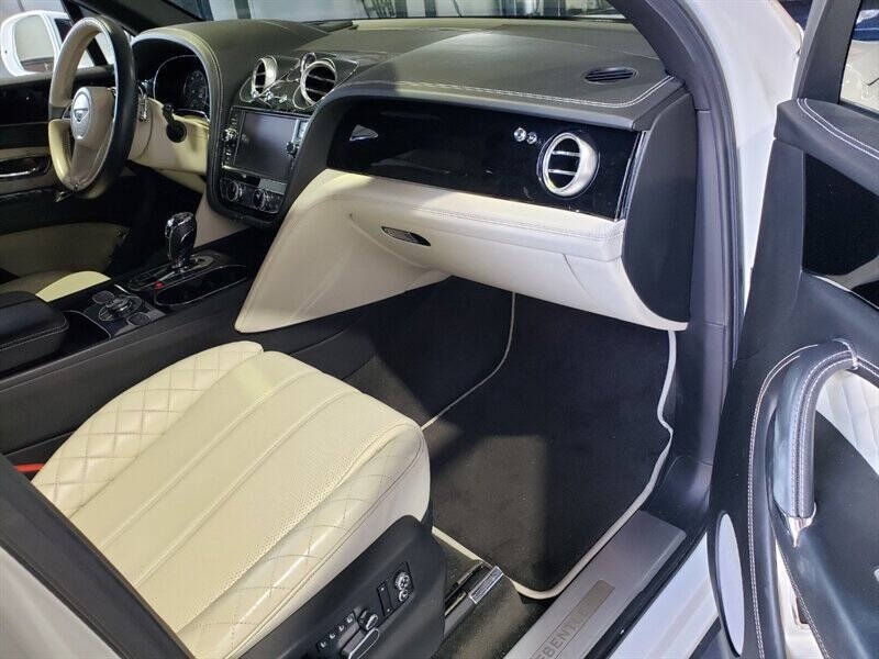 2018 Bentley Bentayga 4
