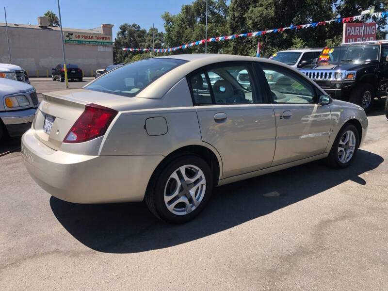2004 Saturn Ion 3