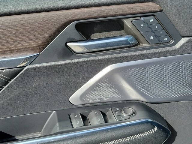 2024 GMC Acadia Denali