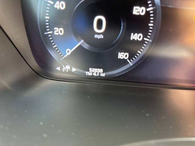 2022 Volvo XC90 T5 Momentum