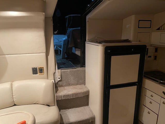 1999 Sea Ray Express cruiser 400