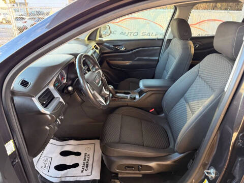 2018 GMC Acadia SLE-2