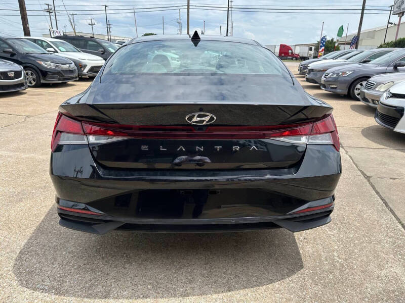 2022 Hyundai Elantra SEL