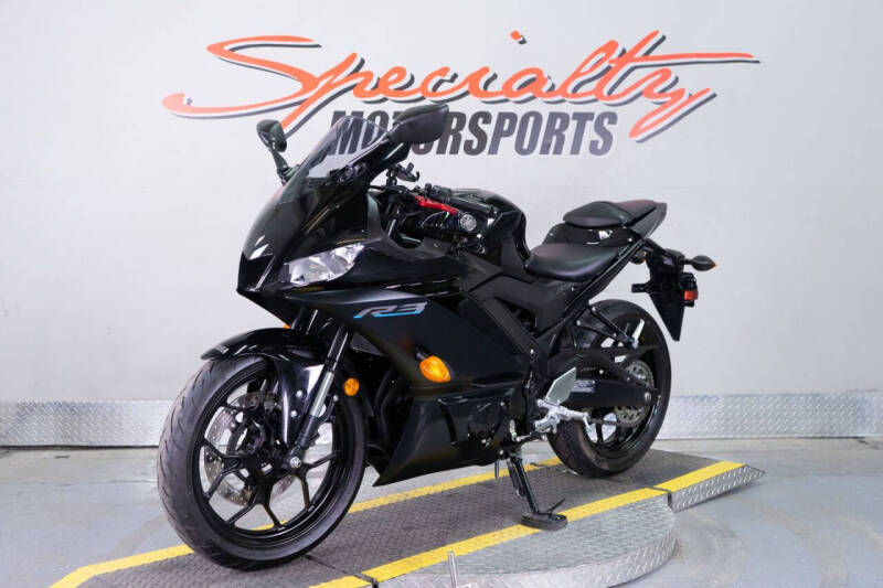 2023 Yamaha YZF-R3 ABS