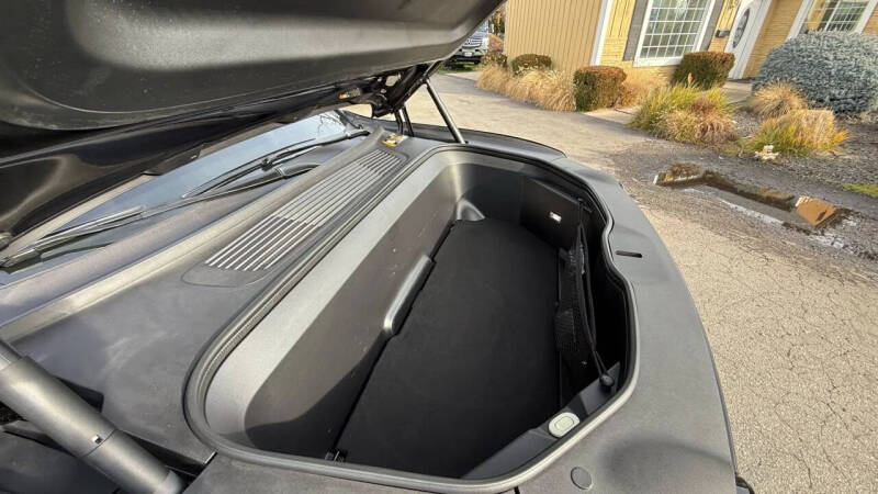 2024 Rivian R1S Adventure