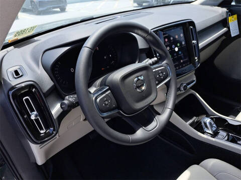 2026 Volvo XC40 B5 Plus