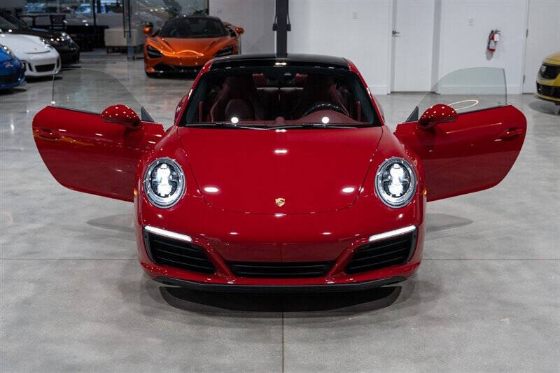 2019 Porsche 911 Carrera 4S