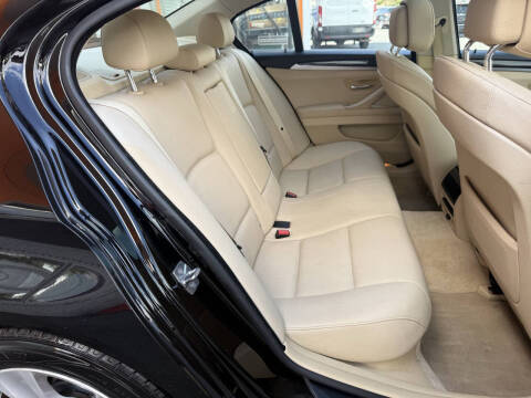 2012 BMW 5 Series 528i