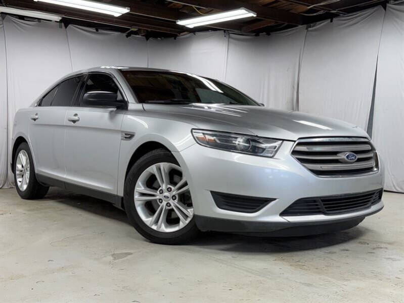 2016 Ford Taurus SE