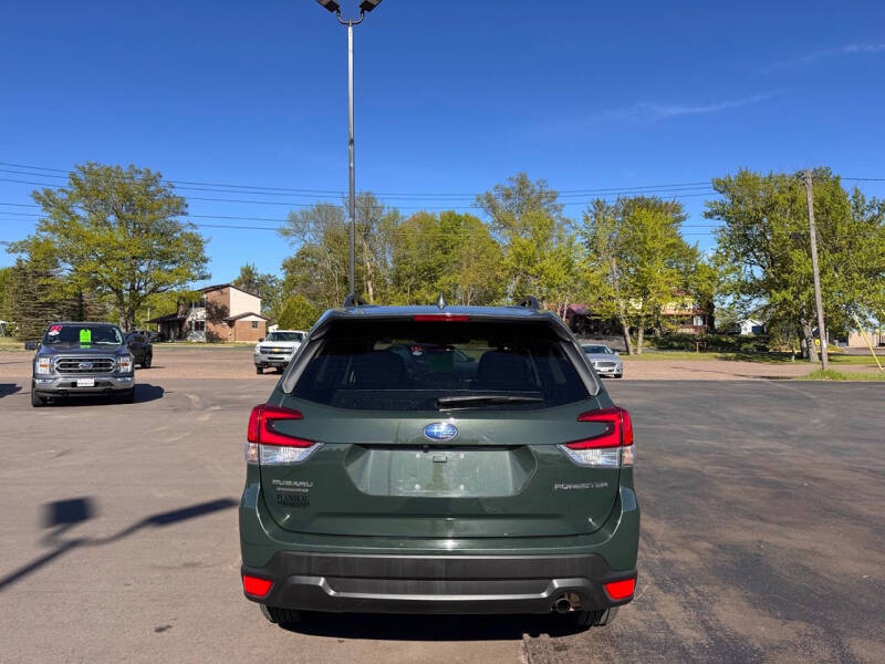 2022 Subaru Forester Premium