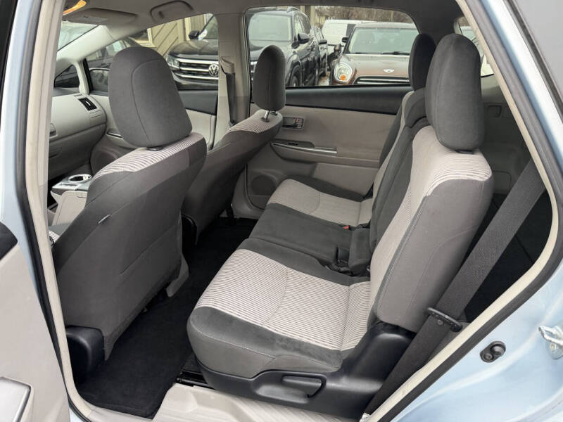 2015 Toyota Prius v Two