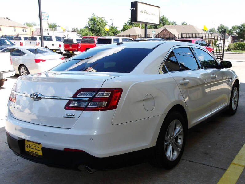 2016 Ford Taurus SEL
