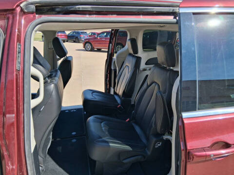 2022 Chrysler Pacifica Touring L
