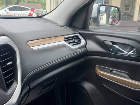 2017 GMC Acadia SLE-2