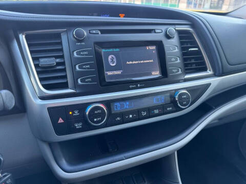 2014 Toyota Highlander LE