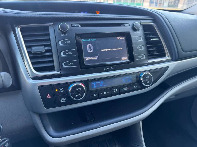 2014 Toyota Highlander LE