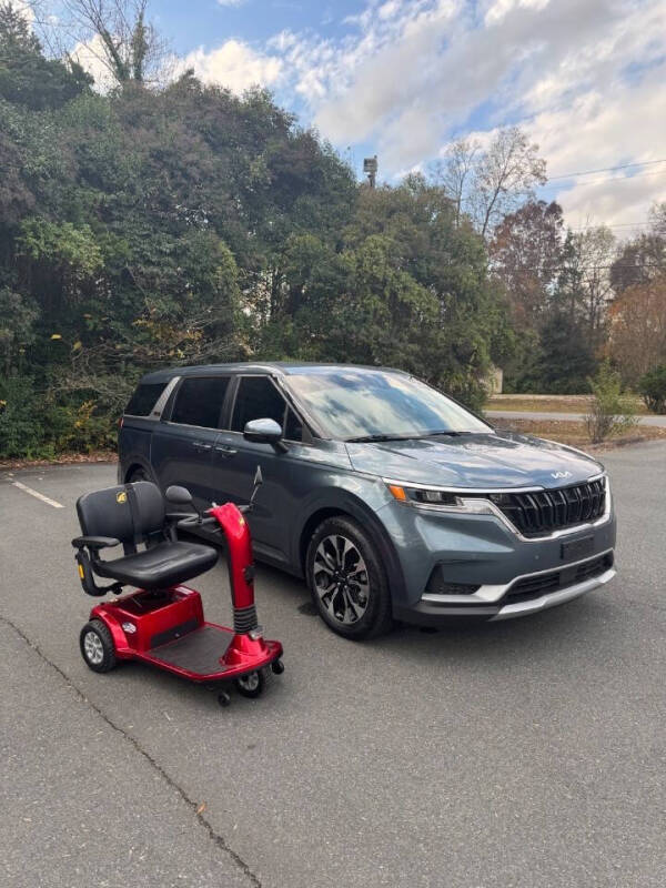 2024 Kia Carnival EX