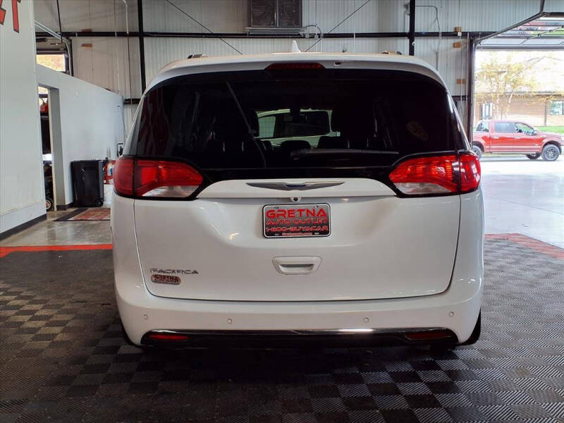 2020 Chrysler Pacifica Touring L