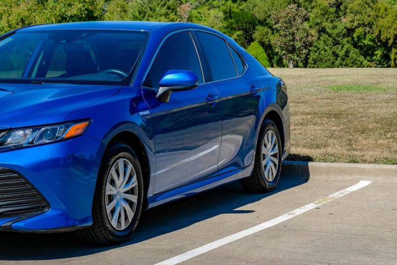 2020 Toyota Camry Hybrid LE