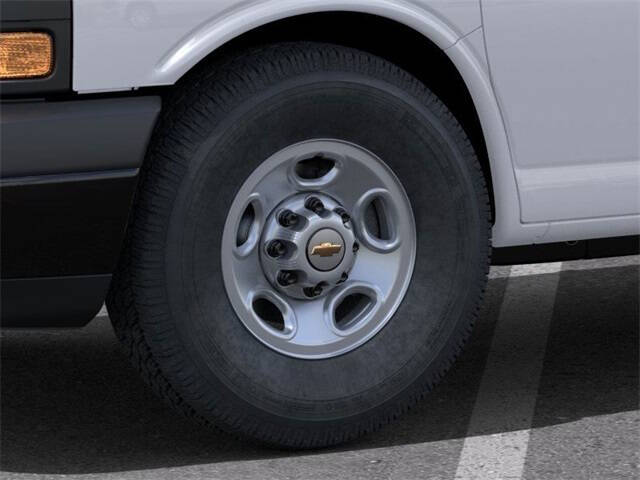 2024 Chevrolet Express 2500