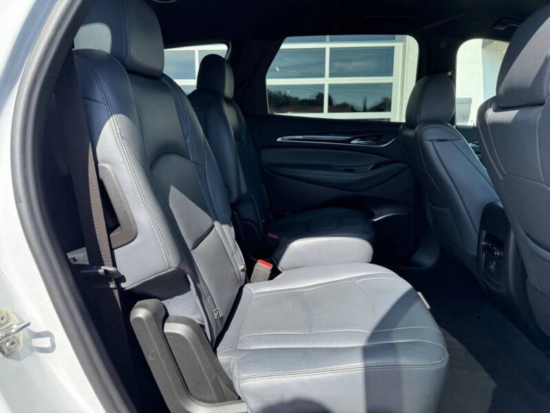 2022 Buick Enclave Essence