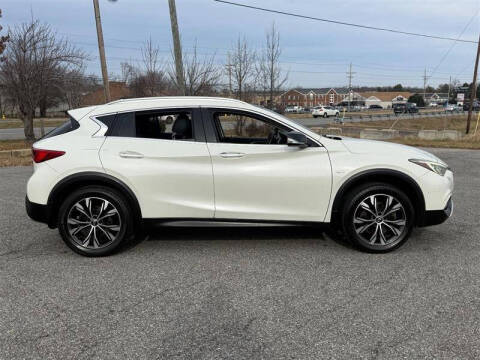 2017 Infiniti QX30 Premium