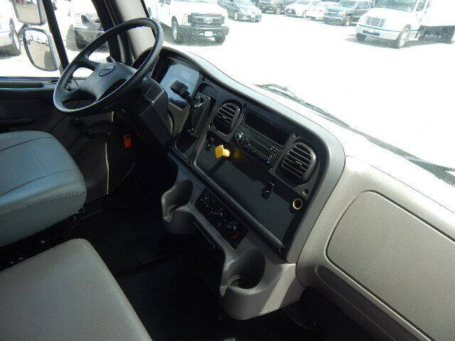 2017 Freightliner M2 106