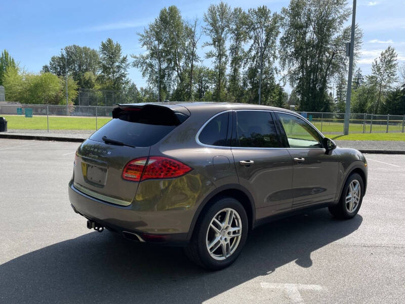 2014 Porsche Cayenne Platinum