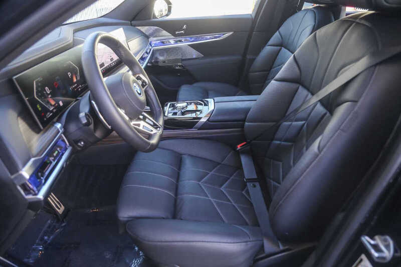 2025 BMW 7 Series 750e xDrive