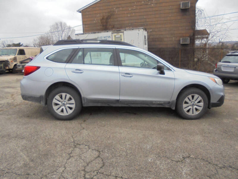 2017 Subaru Outback Base's photo