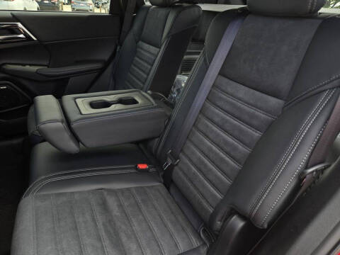 2026 Mitsubishi Outlander LE