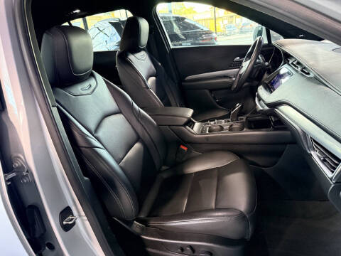 2020 Cadillac XT4 Premium Luxury