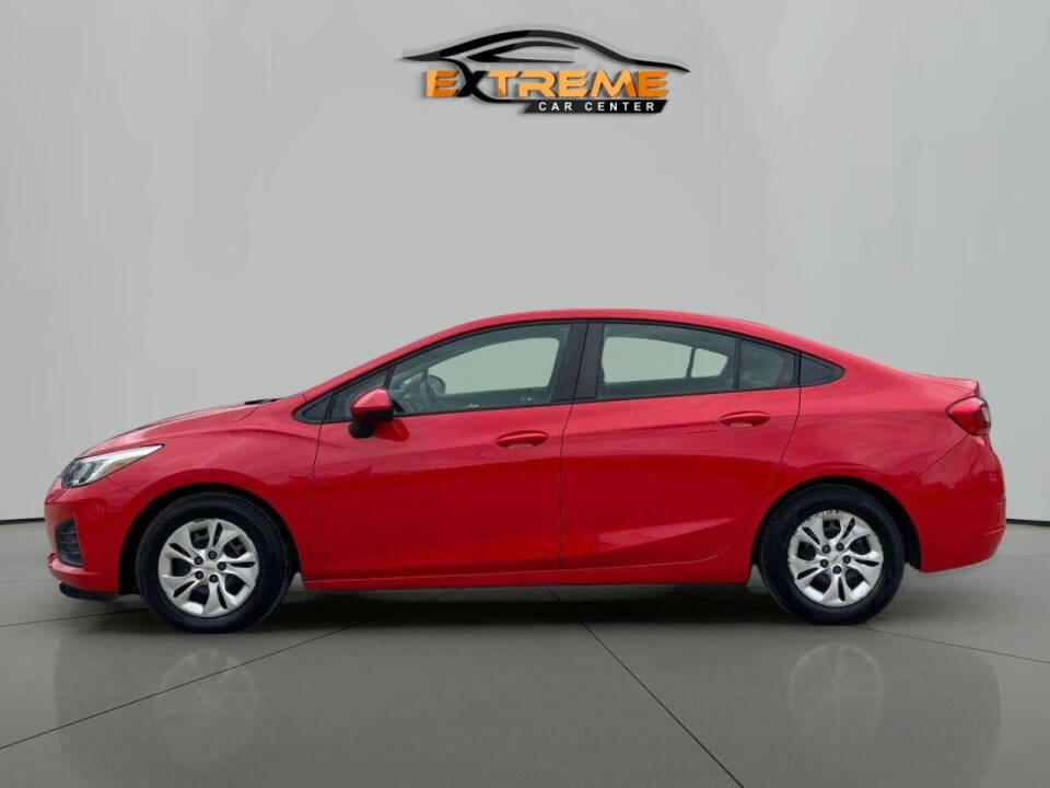 2019 Chevrolet Cruze for sale at Extreme Car Center in Detroit, MI