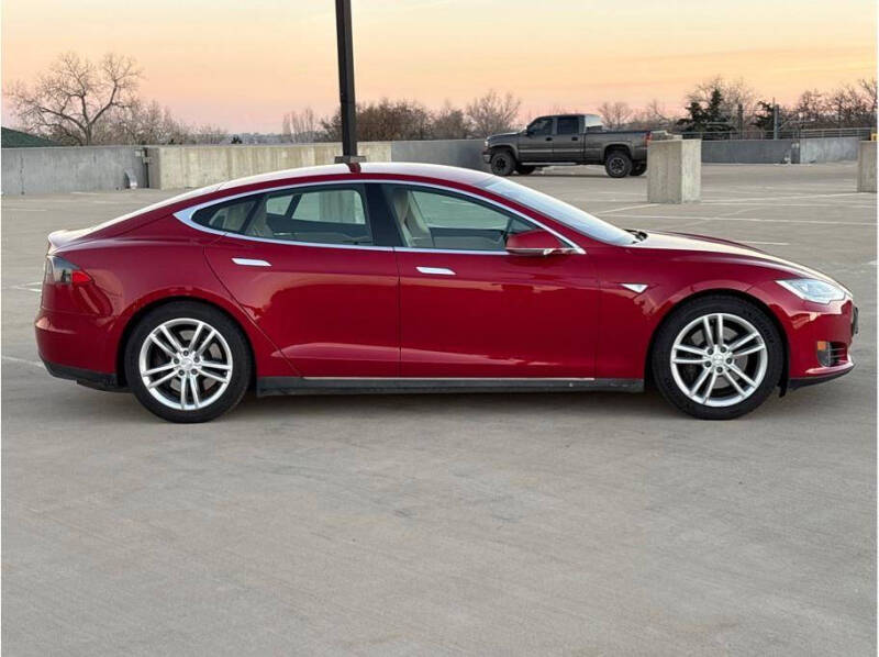 2015 Tesla Model S