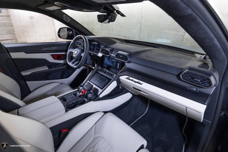 2024 Lamborghini Urus S