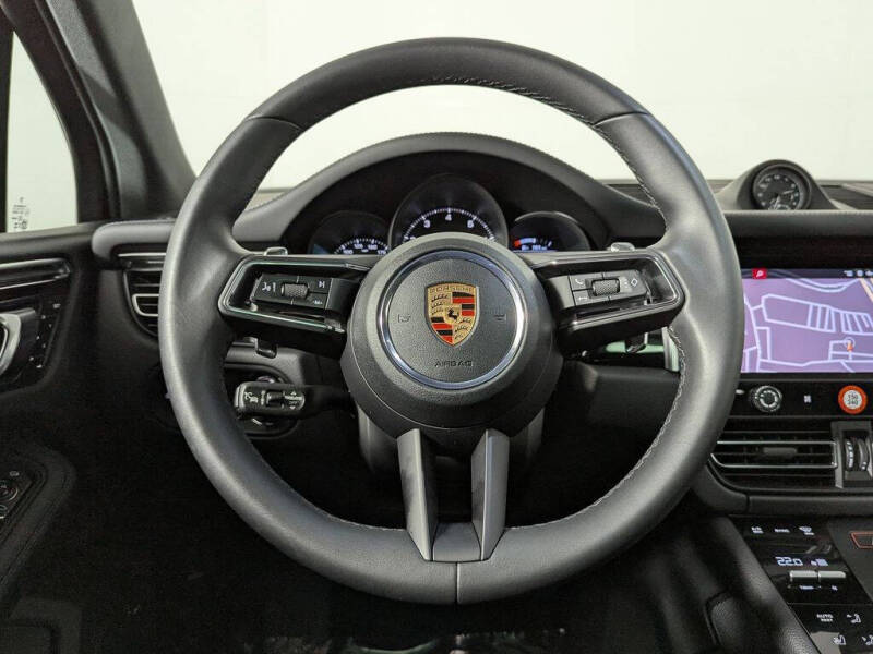 2025 Porsche Macan