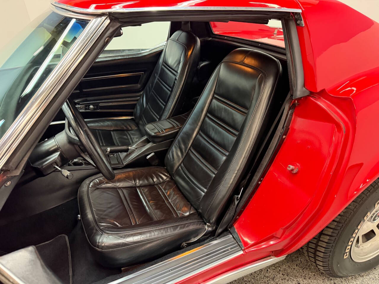 1977 Chevrolet Corvette 13