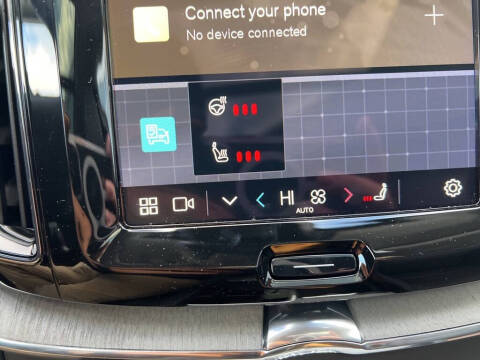 2025 Volvo XC60 T8 Plus Dark Theme