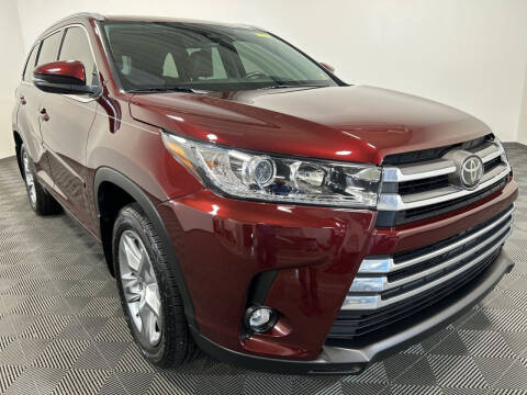 2019 Toyota Highlander for sale at Renn Kirby Kia in Gettysburg PA