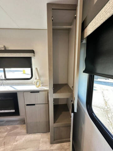 2024 Dutchmen Kodiak 2921FKDS