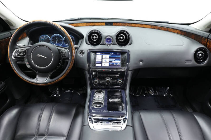 2013 Jaguar XJ