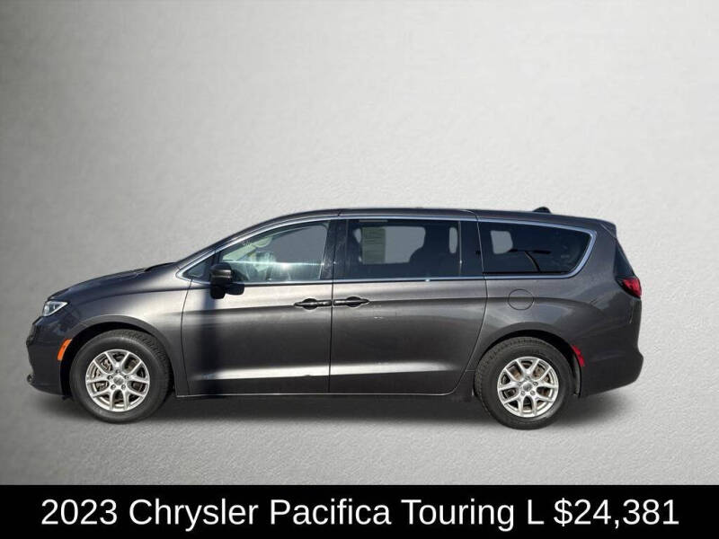 2023 Chrysler Pacifica Touring L