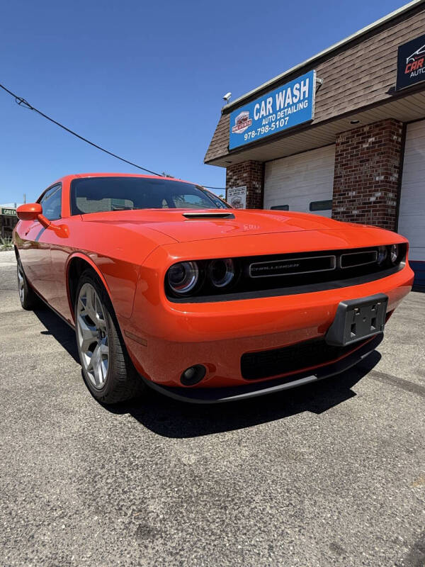 2016 Dodge Challenger SXT Plus