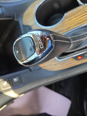 2017 GMC Acadia Denali