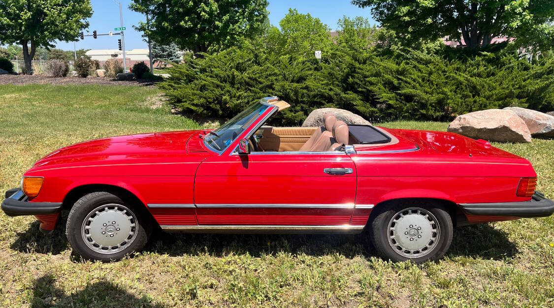 1987 Mercedes-Benz 560-Class 2