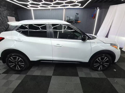 2020 Nissan Kicks SR
