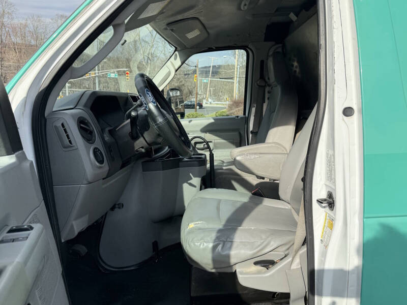 2011 Ford E-Series E-350 SD
